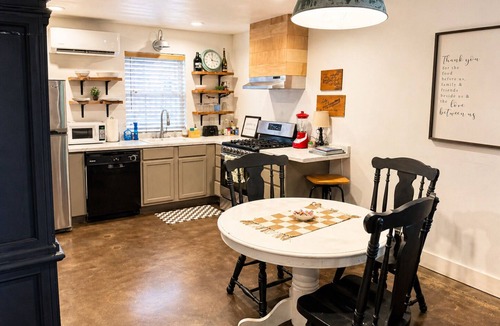 Huntington Cottage | Carraige House