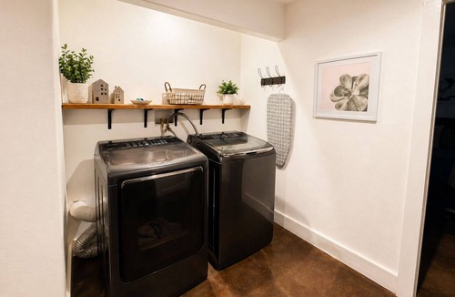 Huntington Cottage | Carraige House