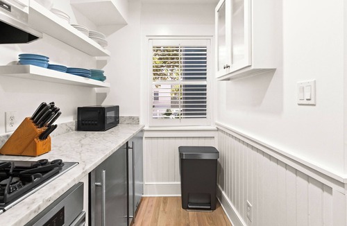 Seaside House | Carriage House Next to Heated Pool. With Full Kitchen, Laundry, and 2 Full Baths
