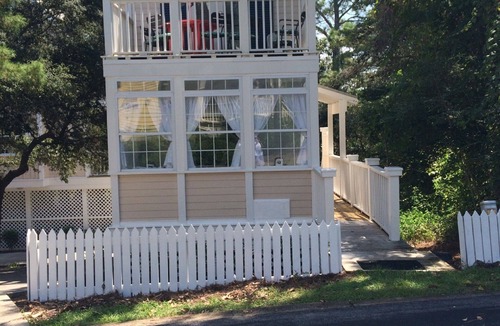Dune Allen Beach House | Carriage House Off 30A. 1.5Bd/1Bath. Sleeps 5-6