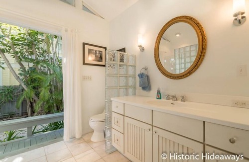 White Street Gallery District House | Casa Angelina in Key West