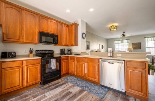 Florida Central Atlantic Coast Condo | Casa Bella at Vista Cay: 3 Bed, Sleeps 8, Long Stays Near Major Attractions