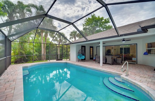 Sebastian Highlands Cottage | 'casa Blanco' Escape w/Fire Pit in Sebastian!