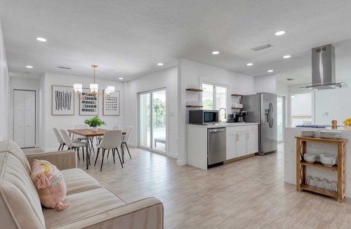 Bonita Springs Cottage | Casa Bonita by Avantstay Large Backyard, Patio, Pool + Hot Tub