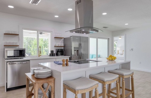 Bonita Springs Cottage | Casa Bonita by Avantstay Large Backyard, Patio, Pool + Hot Tub