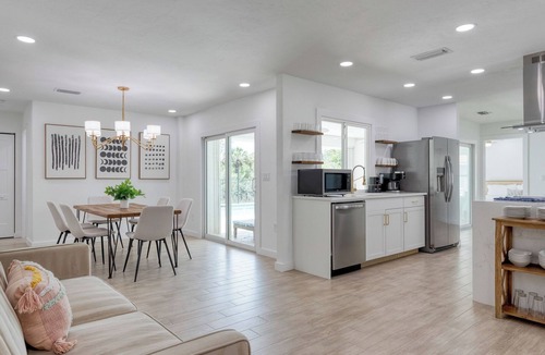 Bonita Springs Cottage | Casa Bonita by Avantstay Large Backyard, Patio, Pool + Hot Tub