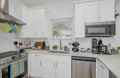 Ybor City House | Casa De Ybor 3Bd, 2Bth, 4 beds, Historic Charm, Modern Lux