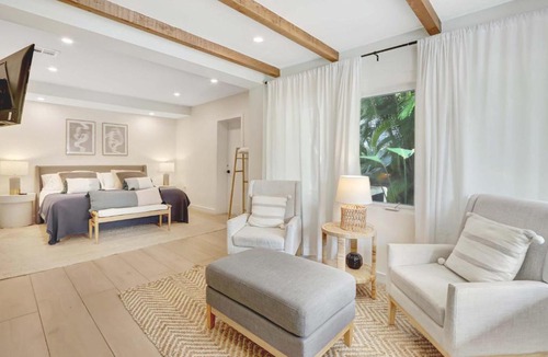Biscayne Park House | Casa in Tropic Paradise with Pool and BBQ