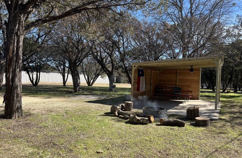 Clifton RV Rental | CASA LAGUNA - RV LOT ONLY 3 BLOCKS TO LAKE WHITNEY