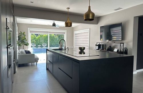 Ludlam House | Casa Solea Miami Pool Home w/Workspaces + Master Office & Daybed