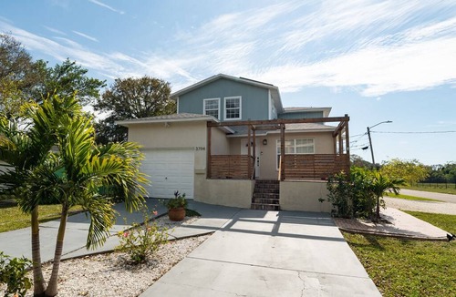 Bayview House | Casa Tranquila, whole 5 bed 3.5 bath house, sleep11
