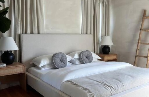 Northwest Dallas House | Casa Wabi on Park Lane in Dallas + 2 King Beds