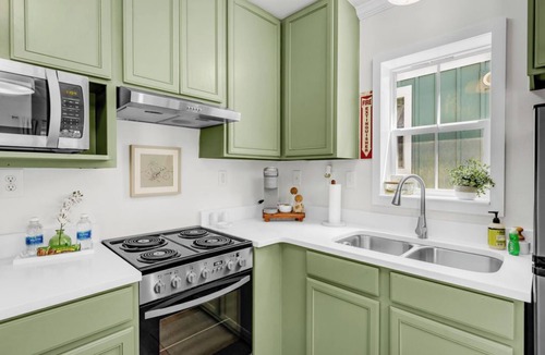 Ocean Springs Cottage | Casita Blanca - Coastal Getaway