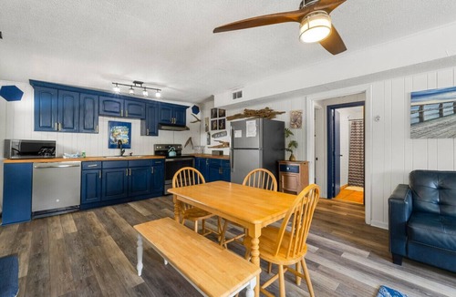 Laguna Beach Condo | Castaway Cottage|Laguna Beach|Pet Friendly|Steps to Beach