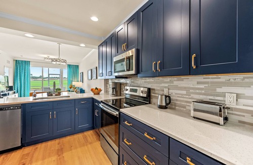 Naples Condo | Catina Vacation Rental: Bright 2-BR Condo with Lake Views. Located in Lely Resort with Pool, Hot Tub, and Golf Access. Ideal for Golfers and Beachgoers, Minutes from Naples and Marco Island