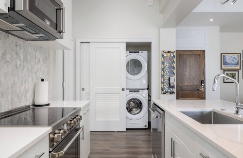 Downtown Condo | Celebrate in Luxury in this stunning 2/2!