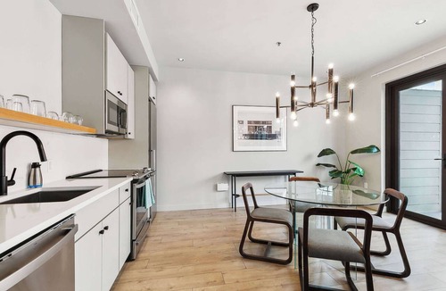 Central Business District Apartment | Central 1BR Apartment in CBD w/Balcony