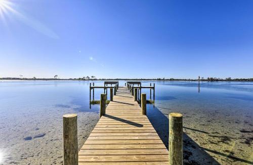 Mary Esther Apartment | Central Mary Esther Condo 5 Mi to Okaloosa Island!