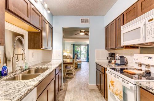 Mary Esther Apartment | Central Mary Esther Condo 5 Mi to Okaloosa Island!