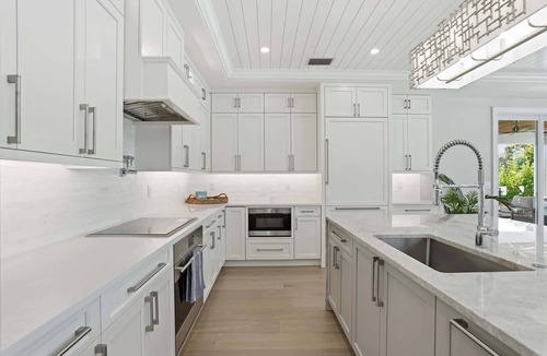 Central Naples House | Central Naples Luxury - Pool, Spa and Prime Location