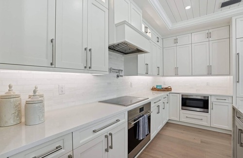 Central Naples House | Central Naples Luxury - Pool, Spa and Prime Location
