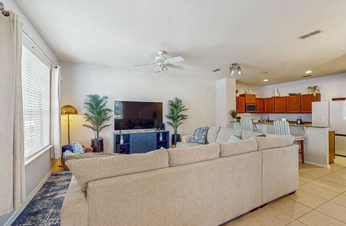 Casselberry House | Centrally located and family friendly with shared pool, playground, WIFI