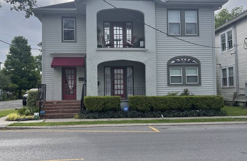 Broadmoor House | Centrally Located/Nice neighborhood/cozy home