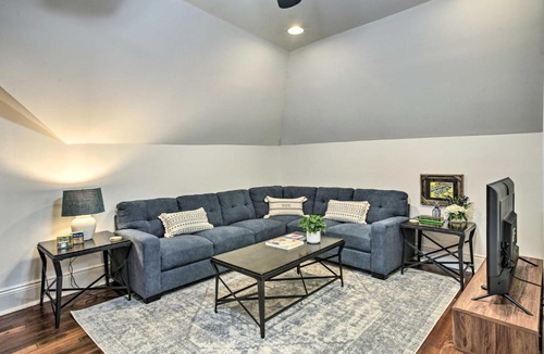 Milan Apartment | Centrally Located New Orleans Condo with Yard!