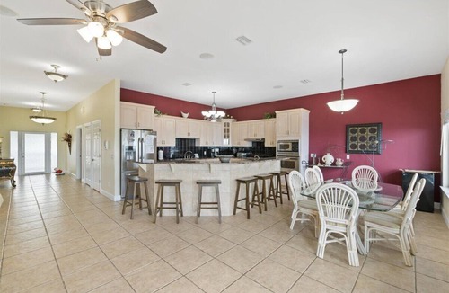 Lullwater Beach On Gulf Of Mexico House | CFLAT - Large, luxurious beachfront home located within walking distance to Pier Park