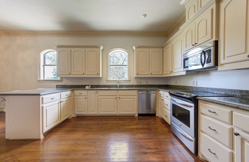 Montgomery House | Château St. Cyr - Luxury Estate for Large Groups - Sleeps 38