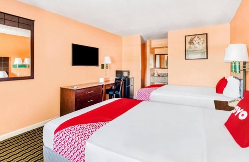 Channelview House | Channelview Getaway! 4 Comfortable Units, Free Parking, Pet-friendly Property!