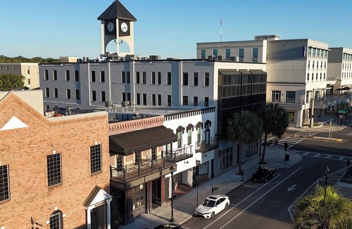 Historic Downtown Apartment | Charming 1-bedroom apartment with AC, WiFi in Downtown Ocala
