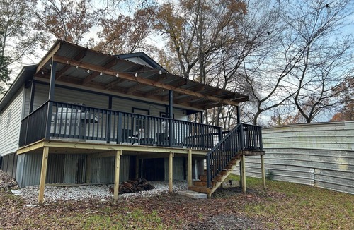 Ore City House | Charming 1-bedroom house in Ore City with WiFi