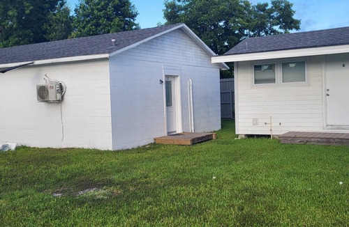 Panama City Apartment | Charming 1-bedroom bungalow oasis Panama City with AC, WiFi