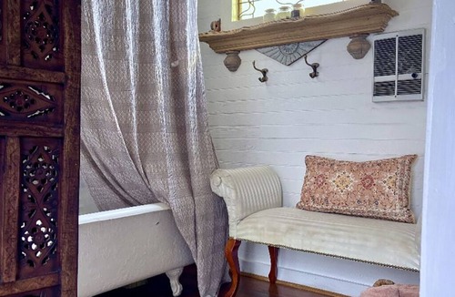 Algiers Point Cottage | Charming 1900s Carriage House in New Orleans