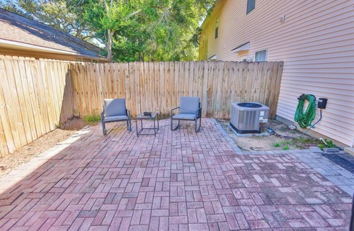 Fort Walton Beach House | Charming 2-bedroom townhome with AC and WiFi in wonderful Fort Walton Beach