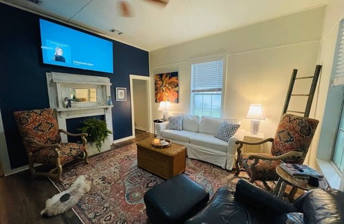 De Funiak Springs Cottage | Charming 2-bedroom cottage with AC, WiFi in enchanting DeFuniak Springs