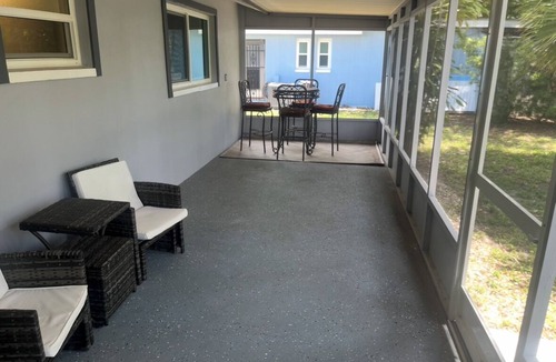 Fort Myers House | Charming 2-bedroom house with AC in North Fort Myers