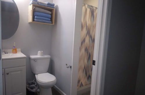 Geneva Apartment | Charming 2-bedroom apartment with WiFi, AC in enjoyable Hemphill