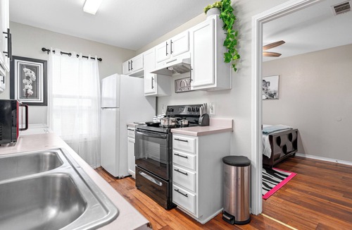 Killeen Apartment | Charming 2-bedroom apartment with WiFi, AC in Killeen