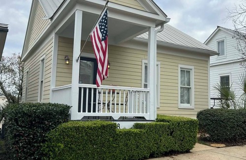 Mount Meigs Cottage | Charming 2-bedroom cottage with GOLF CART at The Waters
