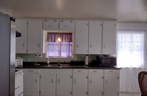 Winnsboro Cottage | Charming 2-bedroom cottage with WiFi, AC in quaint Winnsboro Texas