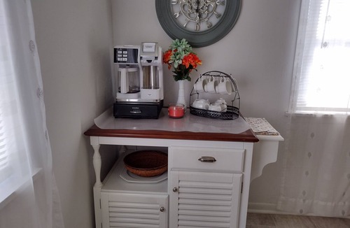 Winnsboro Cottage | Charming 2-bedroom cottage with WiFi, AC in quaint Winnsboro Texas