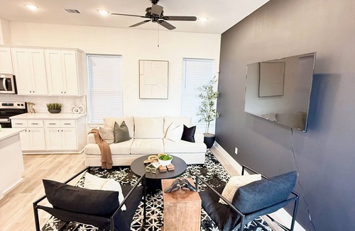 Northside House | Charming 2-bedroom house 10-minutes from Downtown in lovely Houston