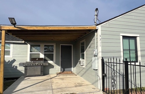 Saint Claude Apartment | Charming 2-bedroom apartment with AC, WiFi in marvelous New Orleans