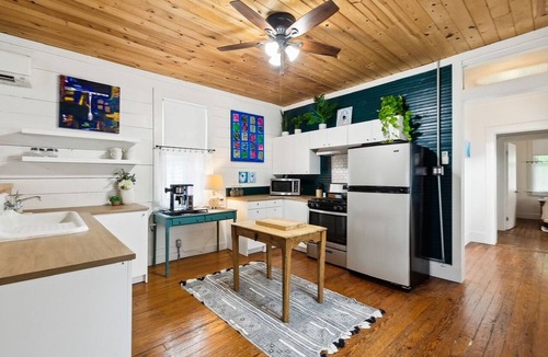 Baton Rouge House | Charming 2 br located near LSU & other amenities. WIFI included. Pet Friendly.