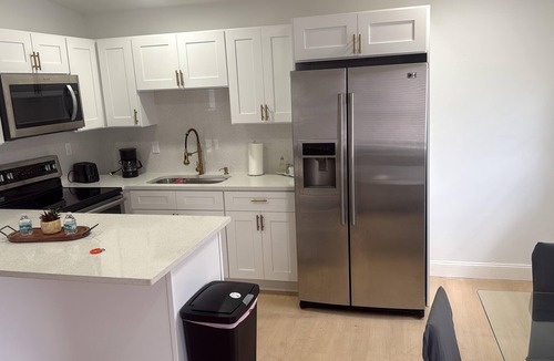 Pinecrest West Park House | Charming 2BR/2BA Getaway – Feels Like Home