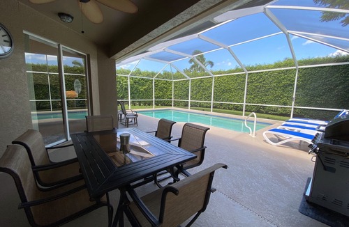 Central Naples House | Charming 3/2 Home in gated community of Briarwood with large private pool