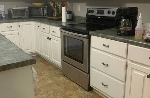 Starkville House | Charming 3-bedroom house with WiFi in Starkville and very close to campus.