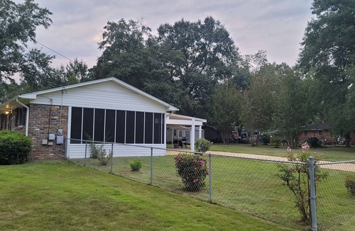 Tuscaloosa House | Charming 3-bedroom house with WiFi, AC in enjoyable Tuscaloosa